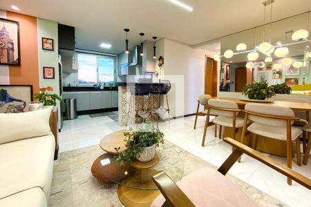 Sala de apartamento à venda com 4 quartos, 120m² em Ana Lúcia, Belo Horizonte