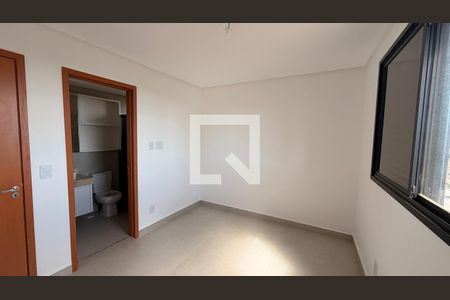 suite 2 de apartamento para alugar com 2 quartos, 74m² em Parque Amazonia, Goiânia