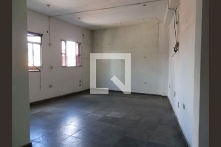 Casa à venda com 3 quartos, 180m² em Vila Santo Estefano, São Paulo