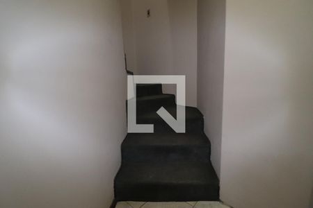 Escada de casa para alugar com 3 quartos, 177m² em Parque Marajoara, Santo André