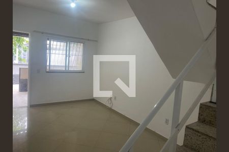 Sala de casa para alugar com 3 quartos, 85m² em Curicica, Rio de Janeiro