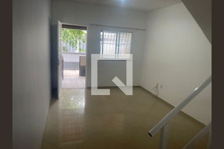 Sala de casa para alugar com 3 quartos, 85m² em Curicica, Rio de Janeiro