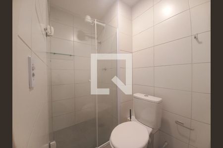Banheiro de kitnet/studio para alugar com 1 quarto, 21m² em República, São Paulo