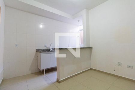 Sala, Cozinha e área de serviço de apartamento para alugar com 1 quarto, 34m² em Vila Ré, São Paulo