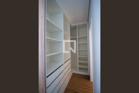 Closet da Suite 1 de casa de condomínio para alugar com 3 quartos, 159m² em Protestantes, Votorantim