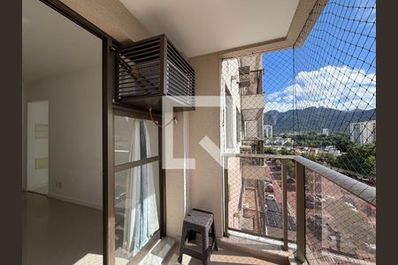 Sala - Varanda  de apartamento para alugar com 2 quartos, 70m² em Barra Olímpica, Rio de Janeiro