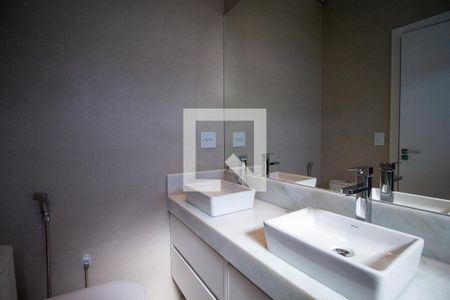 Banheiro da Suite 1 de casa de condomínio para alugar com 3 quartos, 159m² em Protestantes, Votorantim