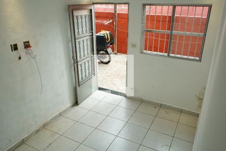 Sala de casa para alugar com 2 quartos, 50m² em Vila Nova Savoia, São Paulo