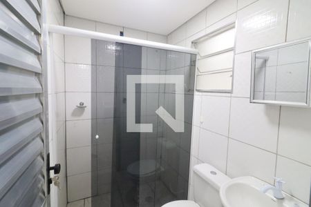 Banheiro de casa para alugar com 2 quartos, 70m² em Jardim Sindona, Osasco