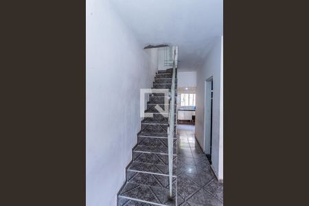 Escada de casa para alugar com 2 quartos, 125m² em Vila Inacio, São Paulo