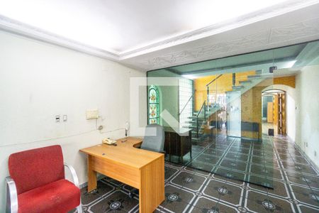 Sala de estar de casa para alugar com 4 quartos, 280m² em Parque Maria Luiza, São Paulo