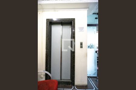 Elevador de casa para alugar com 4 quartos, 280m² em Parque Maria Luiza, São Paulo