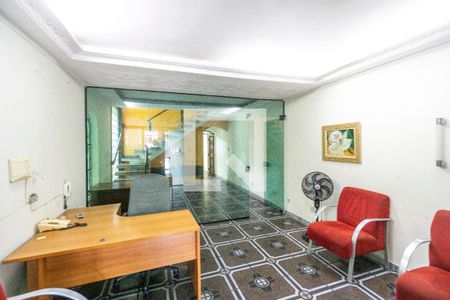 Sala de estar de casa para alugar com 4 quartos, 280m² em Parque Maria Luiza, São Paulo