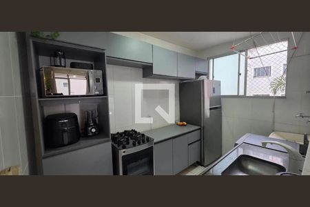 Cozinha de apartamento para alugar com 2 quartos, 53m² em Buritis, Belo Horizonte