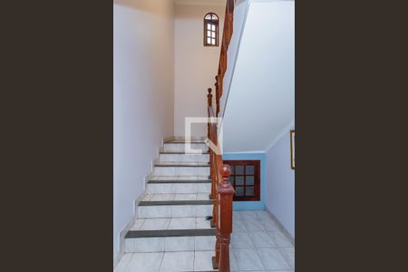 Escada de casa à venda com 3 quartos, 184m² em Jardim Vivan, São Paulo