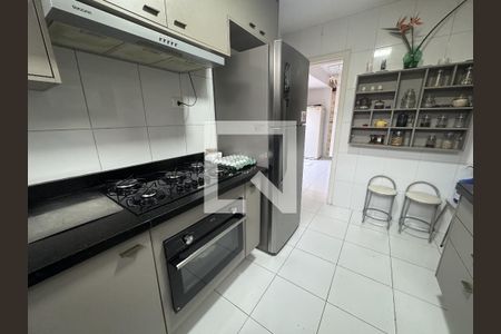 Cozinha de casa de condomínio à venda com 3 quartos, 253m² em Vila Madalena, São Paulo