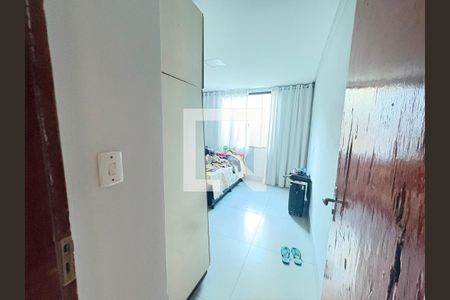 Corredor de casa para alugar com 3 quartos, 360m² em Residencial Centerville, Goiânia