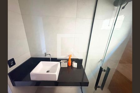 Banheiro  social de casa para alugar com 3 quartos, 360m² em Residencial Centerville, Goiânia
