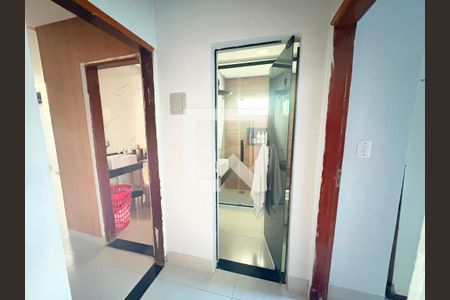 Corredor de casa para alugar com 3 quartos, 360m² em Residencial Centerville, Goiânia