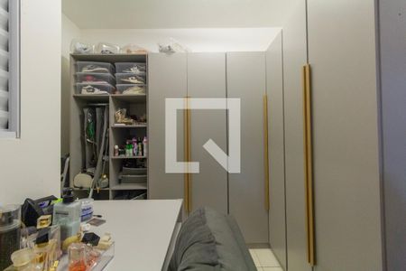 Quarto 2 de apartamento para alugar com 2 quartos, 40m² em Vila Santa Teresa, São Paulo