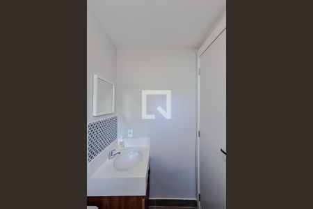 Banheiro de kitnet/studio para alugar com 1 quarto, 24m² em Chácara Inglesa, São Paulo