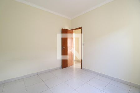 Quarto 1 de apartamento para alugar com 2 quartos, 60m² em Jardim Holanda, Uberlândia