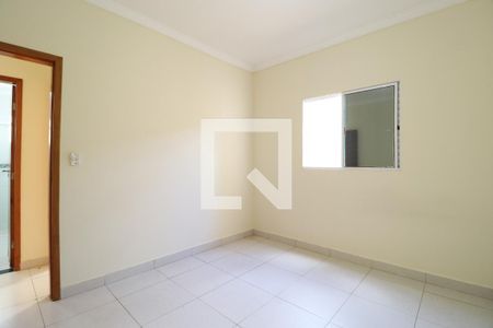 Quarto 1 de apartamento para alugar com 2 quartos, 60m² em Jardim Holanda, Uberlândia
