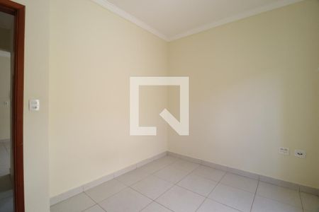 Quarto 2 de apartamento para alugar com 2 quartos, 60m² em Jardim Holanda, Uberlândia