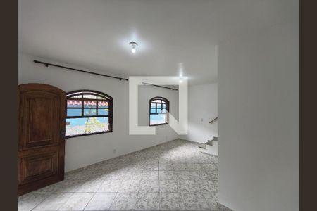 Sala de casa de condomínio para alugar com 3 quartos, 350m² em Taquara, Rio de Janeiro
