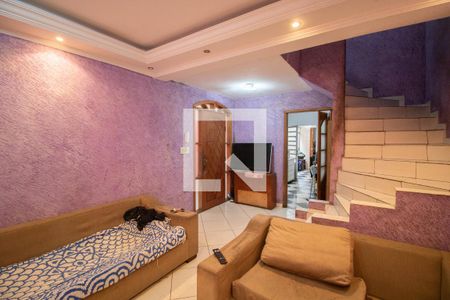SALA DE ESTAR de casa à venda com 3 quartos, 300m² em Vila Vitorio Mazzei, São Paulo