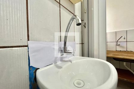 Banheiro de casa para alugar com 1 quarto, 26m² em Jardim Oriental, São Paulo