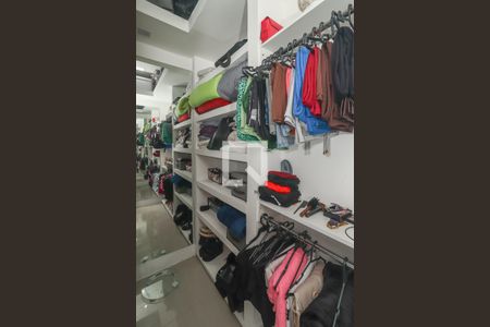 Closet de casa à venda com 2 quartos, 150m² em Alto Petrópolis, Porto Alegre