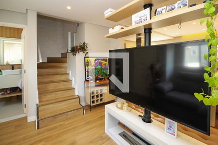 Sala de TV de casa de condomínio para alugar com 3 quartos, 90m² em Parque Dom Henrique, Cotia