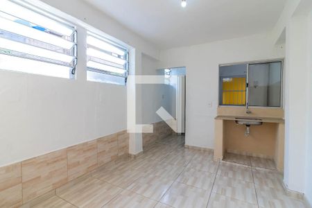 Sala e Cozinha de casa para alugar com 1 quarto, 40m² em Vila Pita, São Paulo