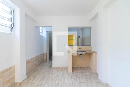 Sala e Cozinha de casa para alugar com 1 quarto, 40m² em Vila Pita, São Paulo
