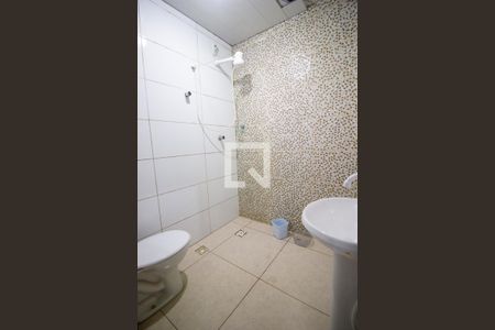 Banheiro de apartamento para alugar com 2 quartos, 66m² em Qnn 4, Brasília