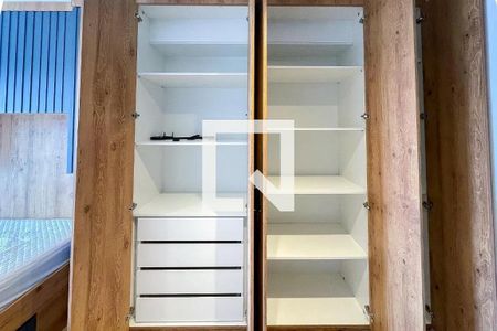 Sala/Quarto de apartamento à venda com 1 quarto, 27m² em Pinheiros, São Paulo