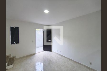 Casa para alugar com 2 quartos, 60m² em Tanque, Rio de Janeiro
