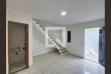Casa para alugar com 2 quartos, 60m² em Tanque, Rio de Janeiro