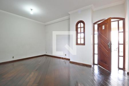 Sala de casa para alugar com 4 quartos, 200m² em Santa Mônica, Uberlândia