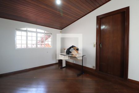 Sala 2 de casa para alugar com 4 quartos, 200m² em Santa Mônica, Uberlândia