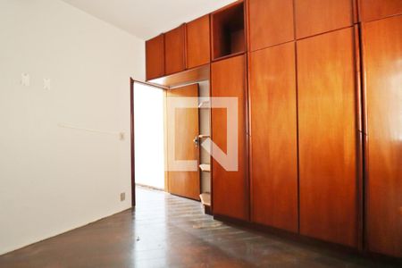 Quarto 1 de casa para alugar com 4 quartos, 200m² em Santa Mônica, Uberlândia