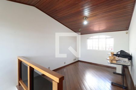 Sala 2 de casa para alugar com 4 quartos, 200m² em Santa Mônica, Uberlândia