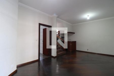 Sala de casa para alugar com 4 quartos, 200m² em Santa Mônica, Uberlândia