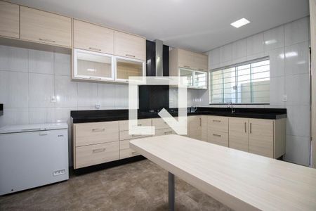 Cozinha de casa à venda com 4 quartos, 400m² em Colônia Agrícola Samambaia, Brasília