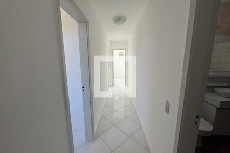 Corredor de apartamento para alugar com 4 quartos, 152m² em Jardim Guanabara, Rio de Janeiro