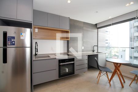 Sala e Cozinha de apartamento para alugar com 2 quartos, 46m² em Pinheiros, São Paulo