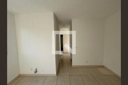 Corredor de apartamento para alugar com 2 quartos, 45m² em Pavuna, Nilópolis