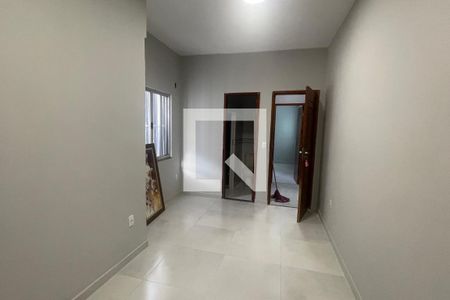 Quarto de casa para alugar com 2 quartos, 90m² em Jardim Vinte E Cinco de Agosto, Duque de Caxias