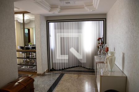 Sala de TV de apartamento à venda com 2 quartos, 200m² em Setor Aeroporto, Goiânia